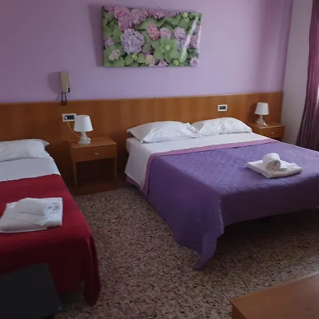 Hotel New Burlamacco 2*